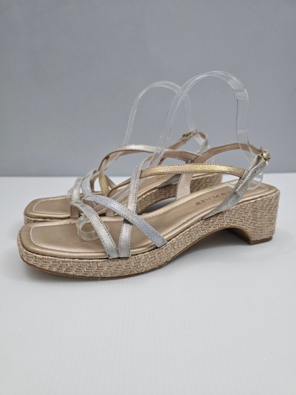 Donald Pliner Rosalie Strappy Wedge Sandal Womens 9.5 Platino Gold Leather NEW